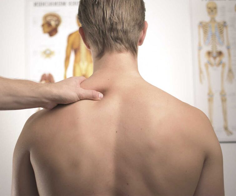 Diagnostic examination of a patient with cervical osteochondrosis to determine a treatment plan